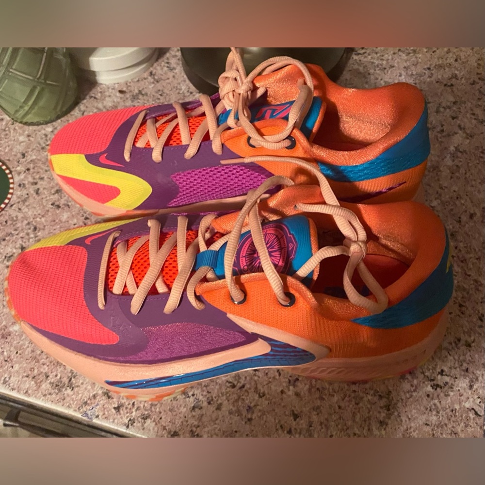 Nike Freak shoes. Size 9. Only worn inside twice.